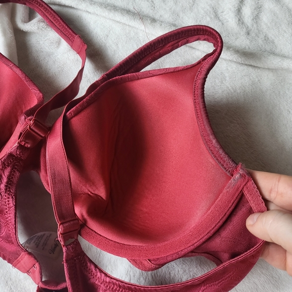 Vanity Fair bra red under wire size 38C - Picture 6 of 10